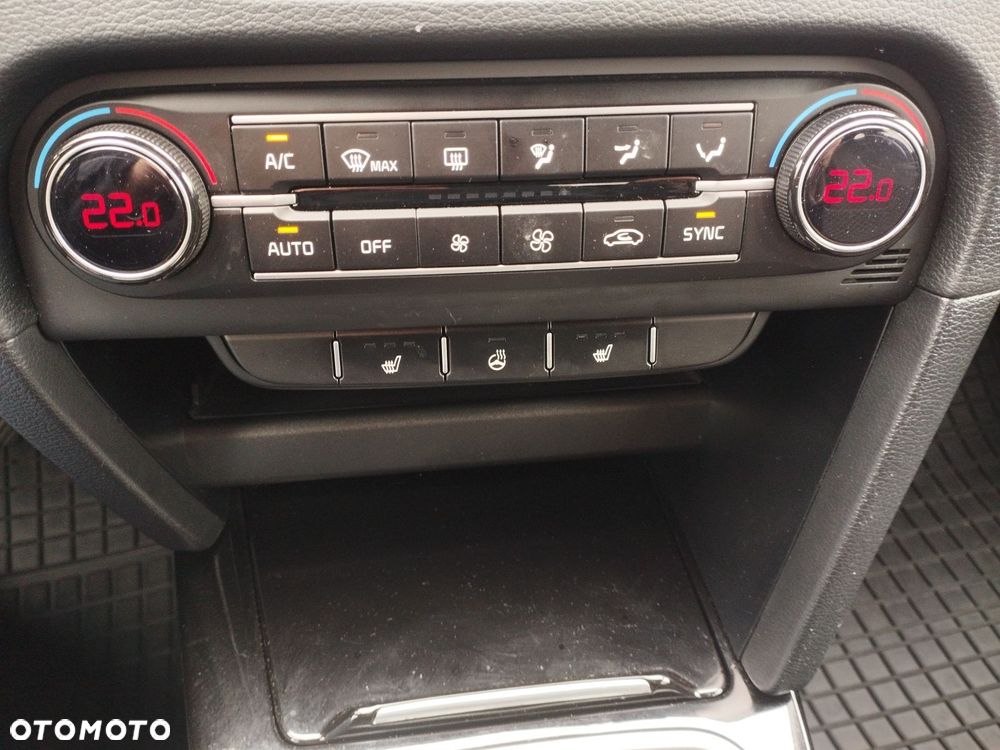 Kia Ceed 1.5 T-GDI Tribute - 28