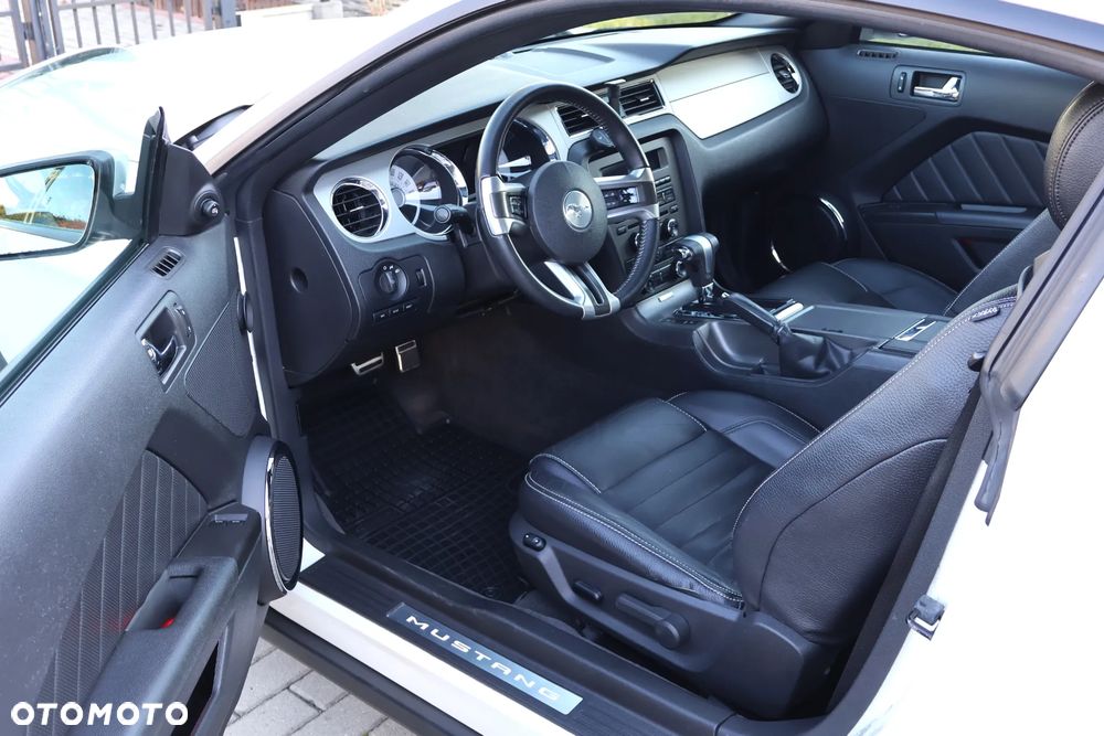 Ford Mustang 3.7 V6 Premium - 9