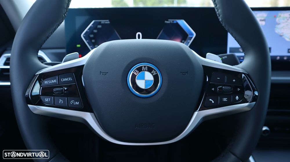 BMW 330 e Auto - 35