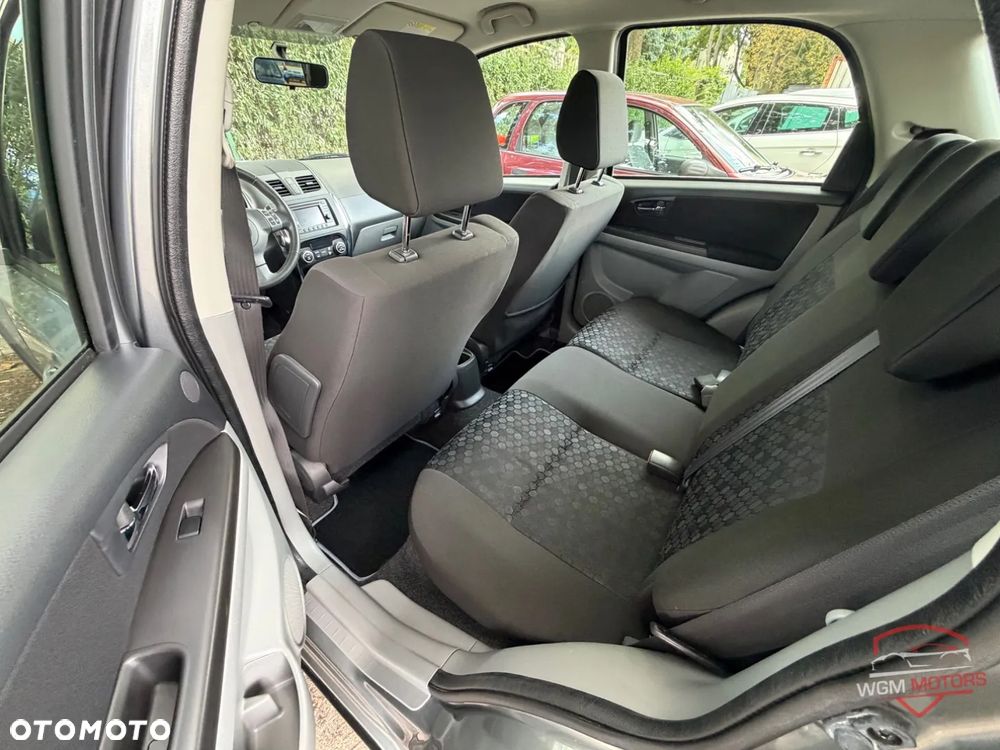 Suzuki SX4 - 10