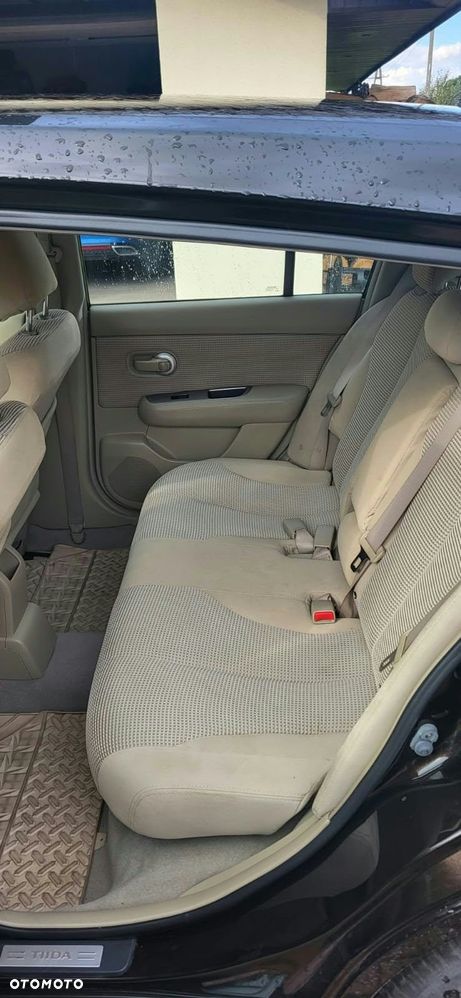 Nissan Tiida - 2