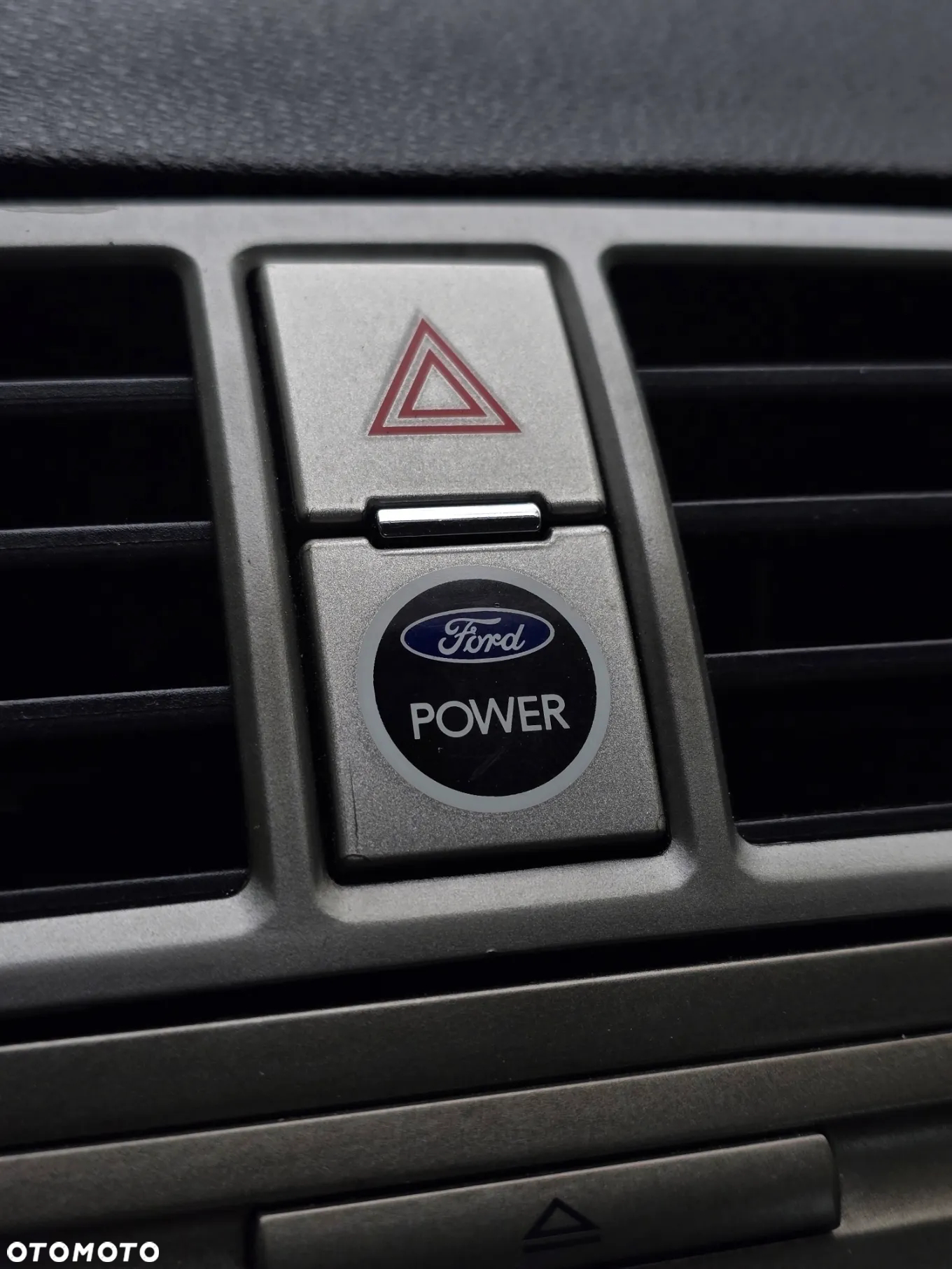 Ford Kuga 2.0 TDCi Titanium - 27