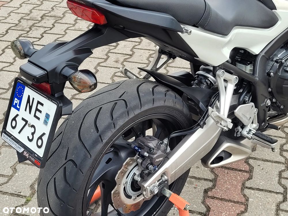 Honda CB - 21