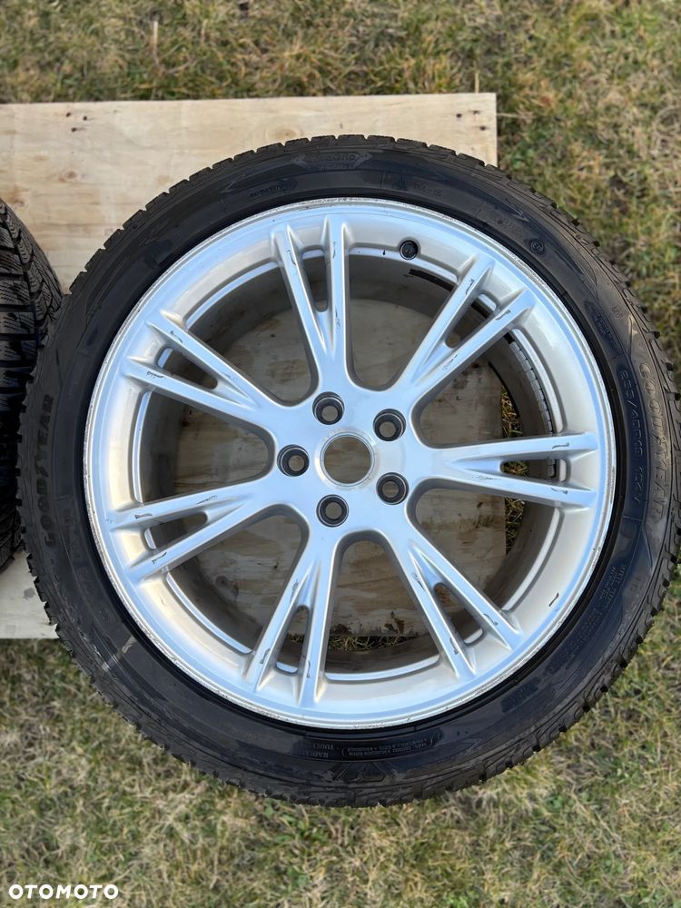 Tesla Model Y Long Range AWD - 16