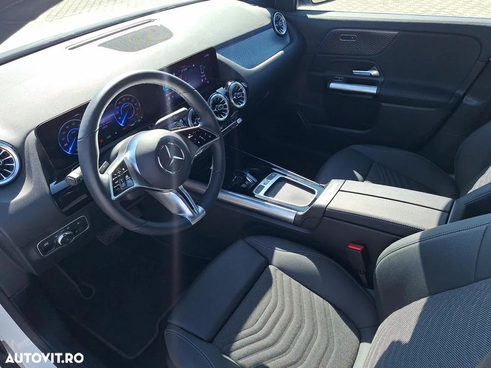 Mercedes-Benz EQA 300 4MATIC - 10