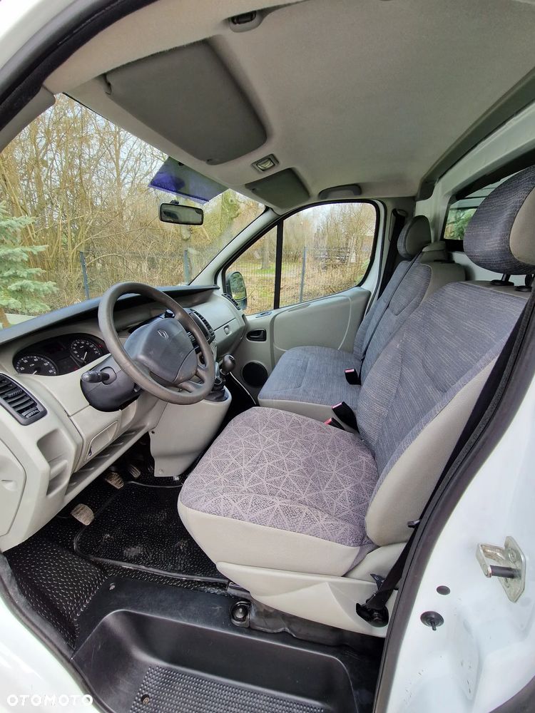 Renault Trafic - 21