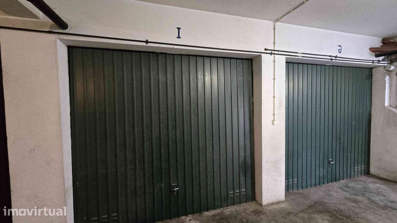 GARAGEM FECHADA POSSIBILIDADE CARREGAR CARRO ELETRICO - Grande imagem: 4/6