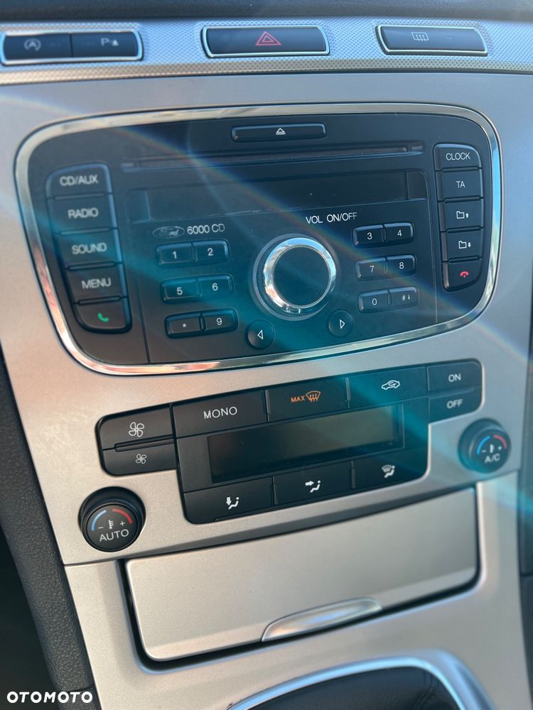 Ford S-Max 1.6 T Trend - 32