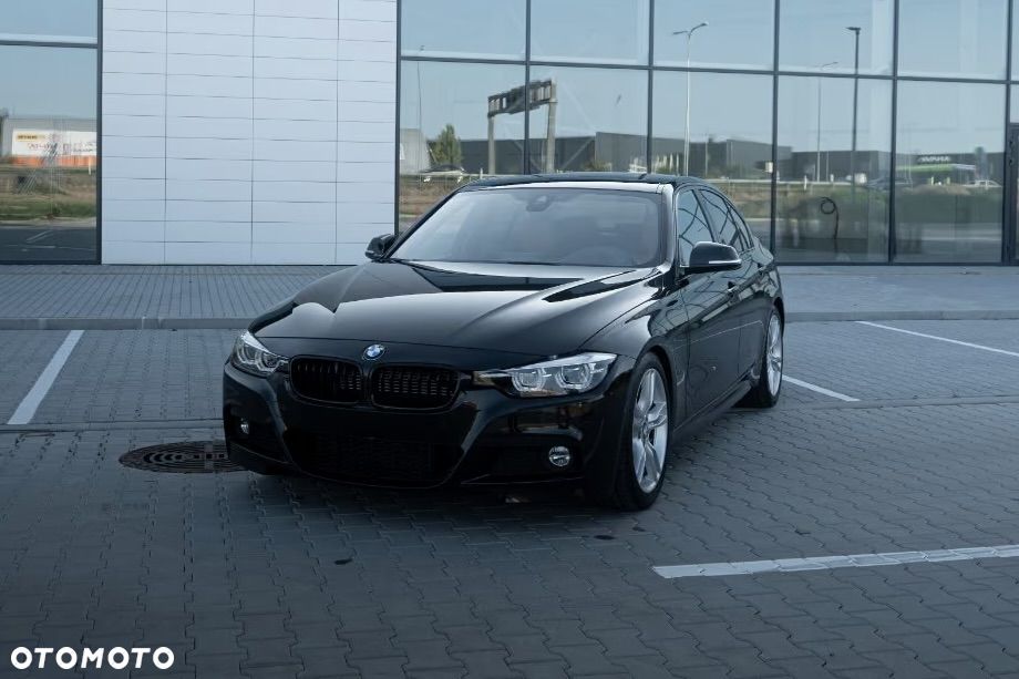 BMW Seria 3 330i xDrive M Sport Shadow - 4