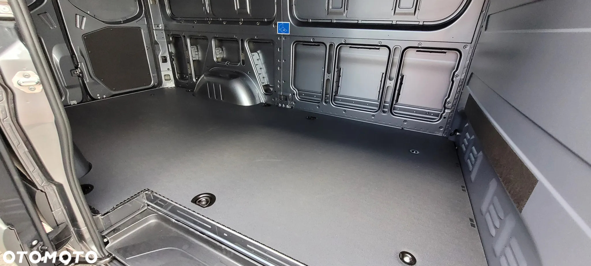 Mercedes-Benz E-Sprinter - 23