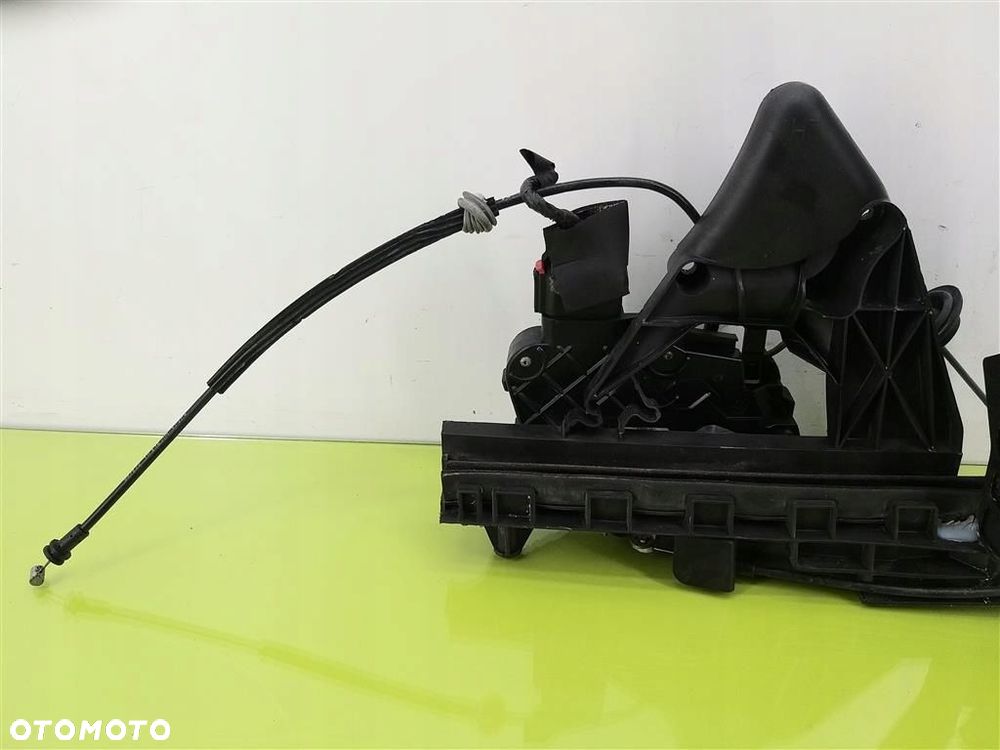 Zamek drzwi przód lewy Volvo V50 2004-2012 99277030663576 6PIN - 2