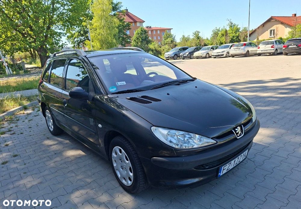 Peugeot 206 - 1