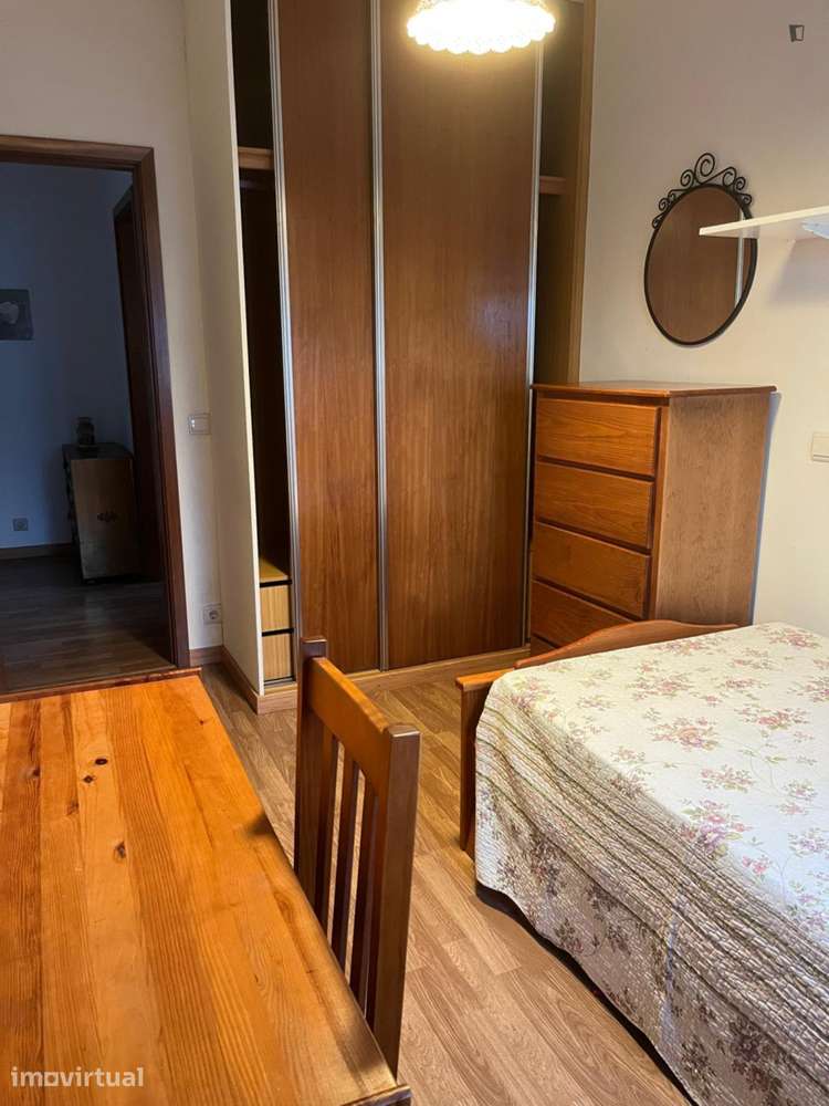 Quarto - localizado em Massarelos Porto - Grande imagem: 2/8