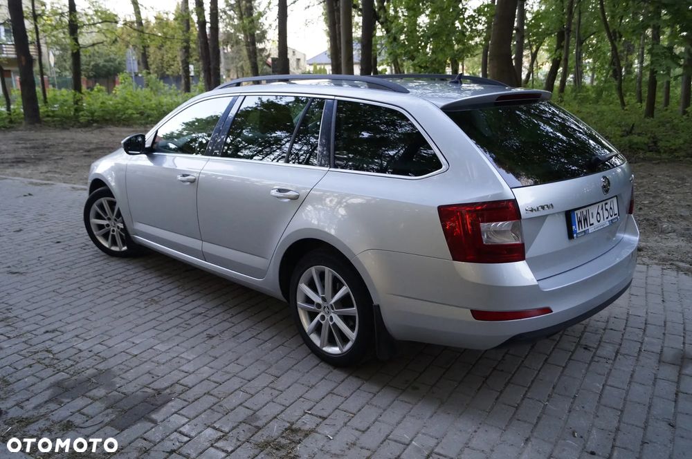 Skoda Octavia 2.0 TDI DSG Ambition - 6