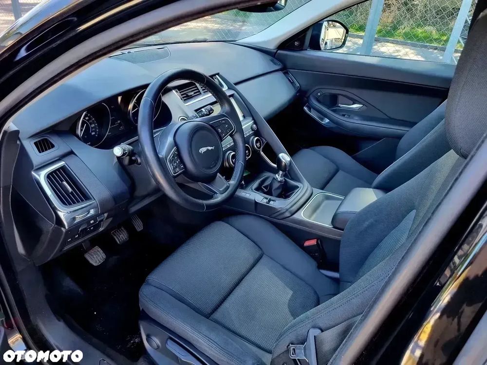 Jaguar E-Pace - 12