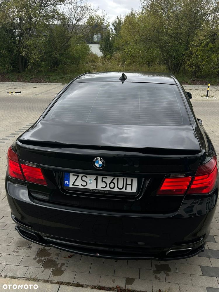 BMW Seria 7 750i - 5