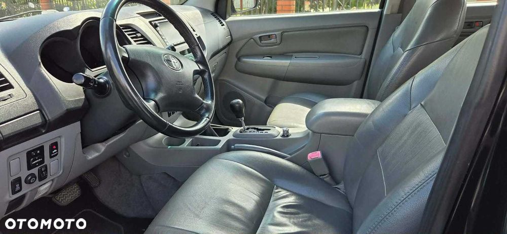 Toyota Hilux - 4