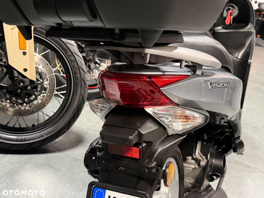 Honda Vision - 12