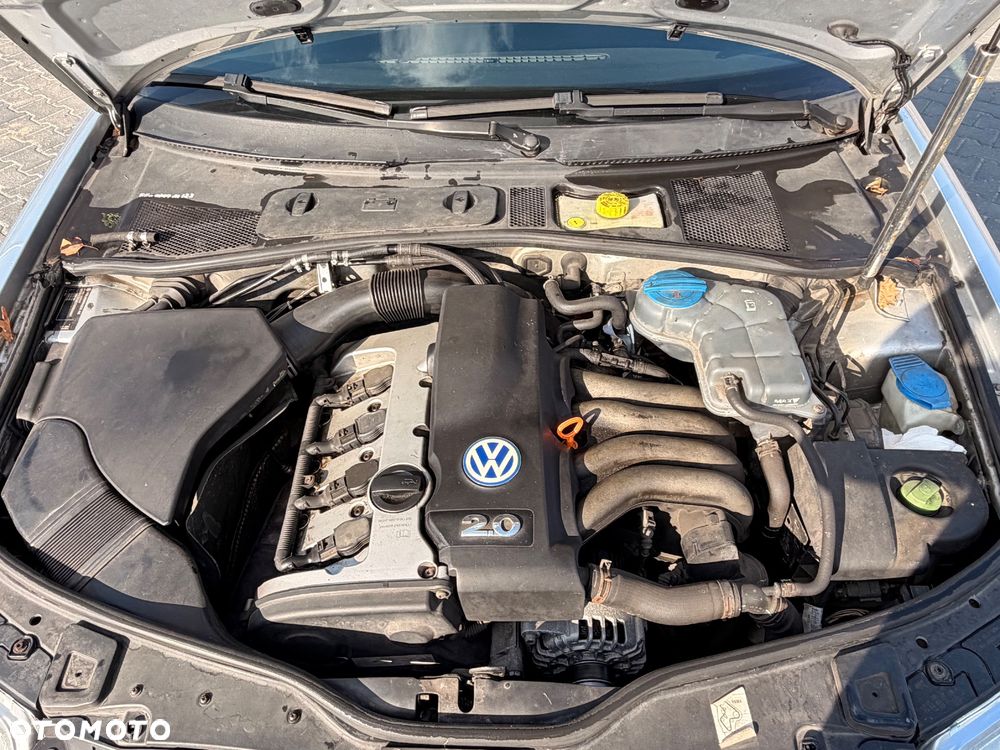 Volkswagen Passat 2.0 5V - 11