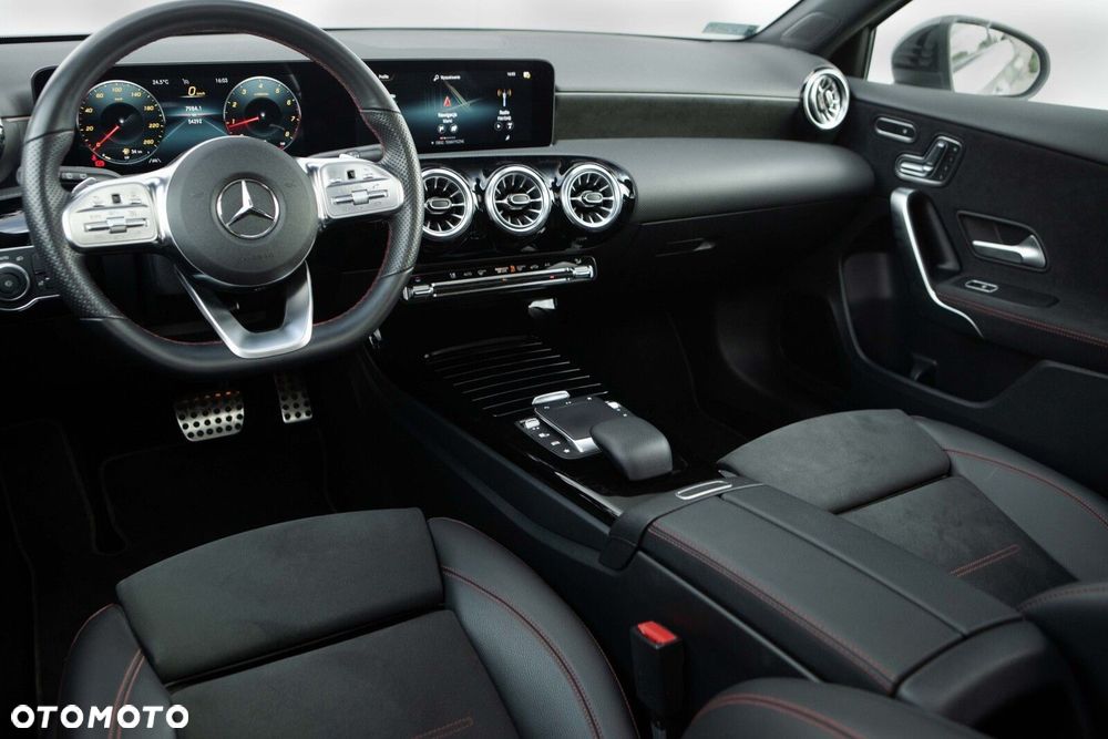 Mercedes-Benz Klasa A 180 AMG Line 7G-DCT - 26