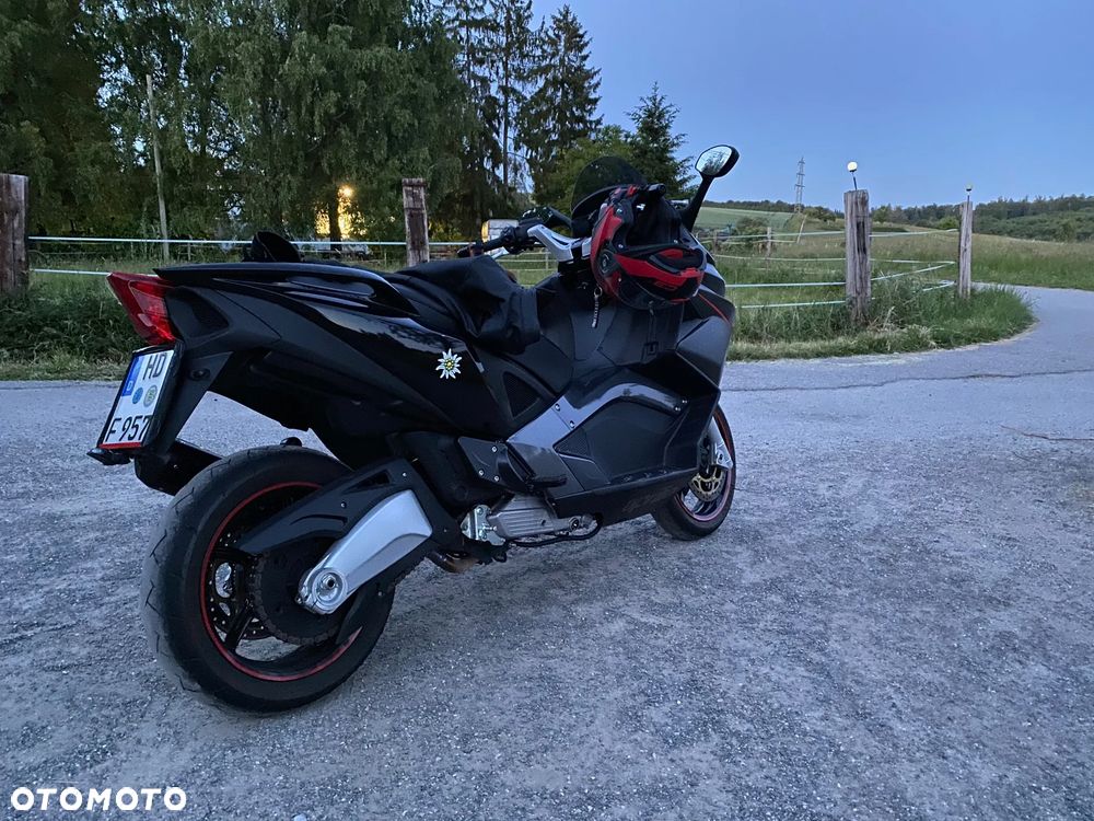 Aprilia SRV 850 - 2