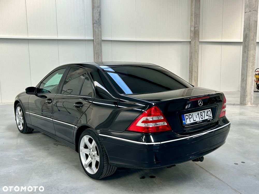 Mercedes-Benz Klasa C 180 Kompressor Avantgarde Sport Edition - 4