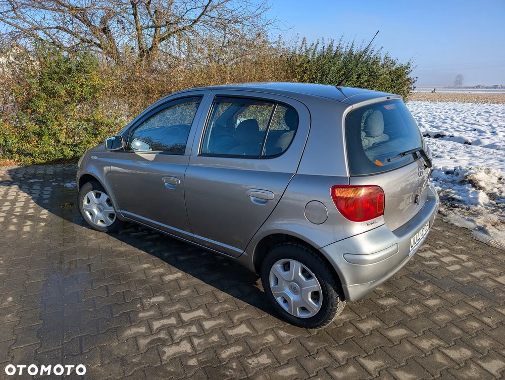 Toyota Yaris 1.3 - 5