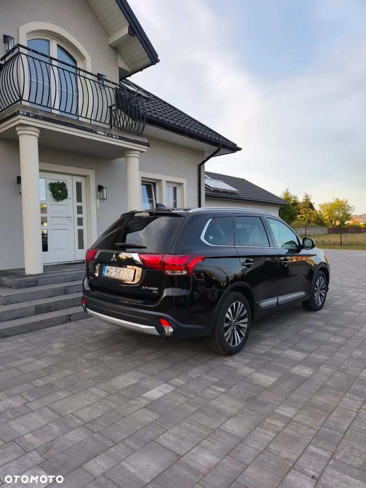 Mitsubishi Outlander - 4