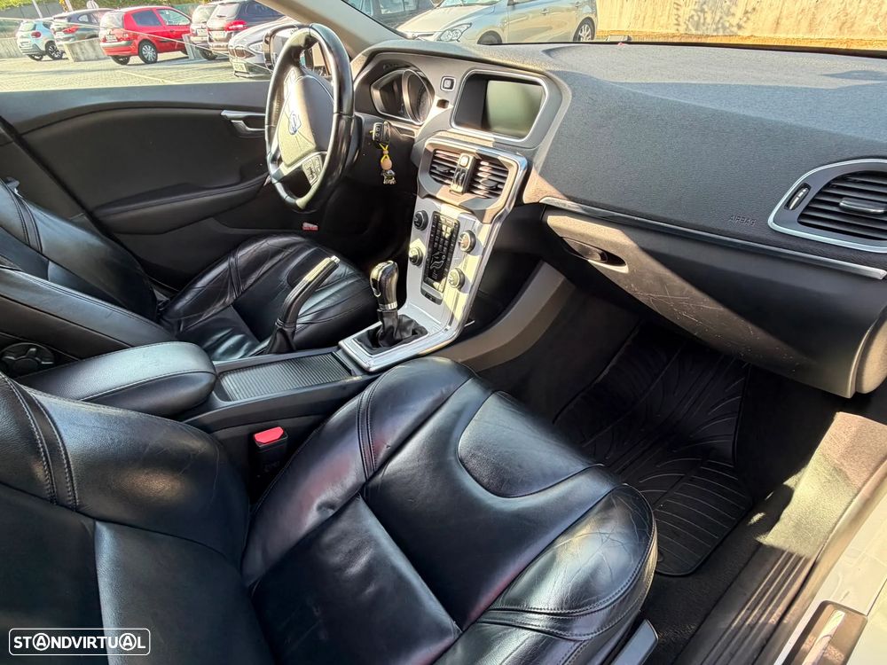 Volvo V40 D2 - 4