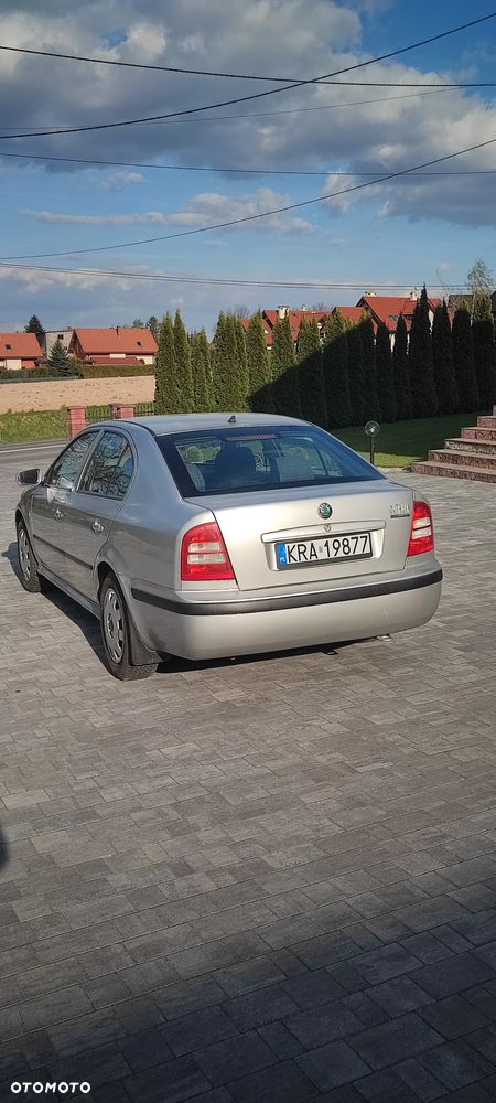 Skoda Octavia 1.8T Elegance - 22