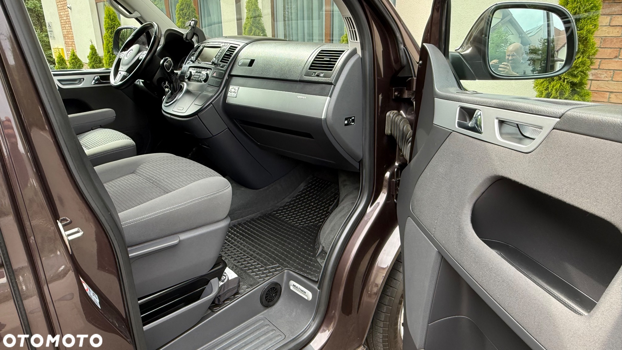 Volkswagen Multivan - 18