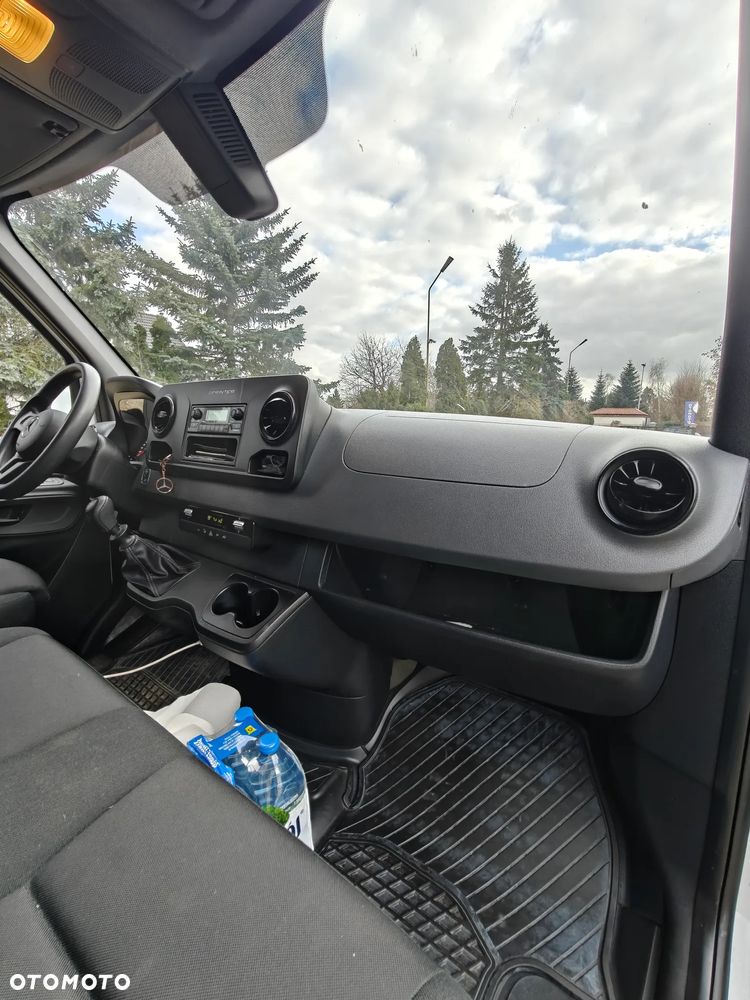 Mercedes-Benz Sprinter - 10