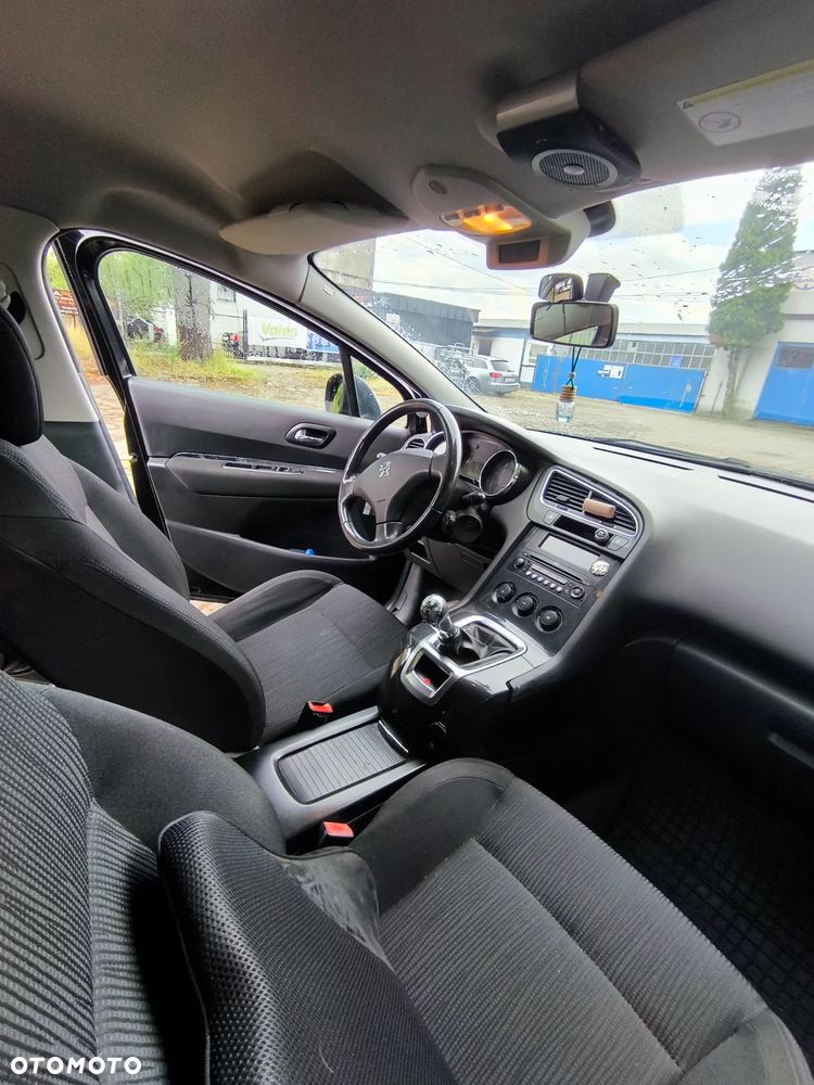 Peugeot 5008 - 15