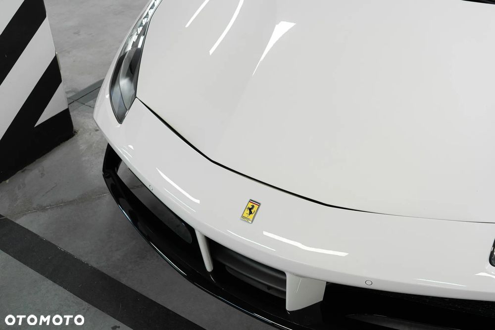 Ferrari 488 - 11