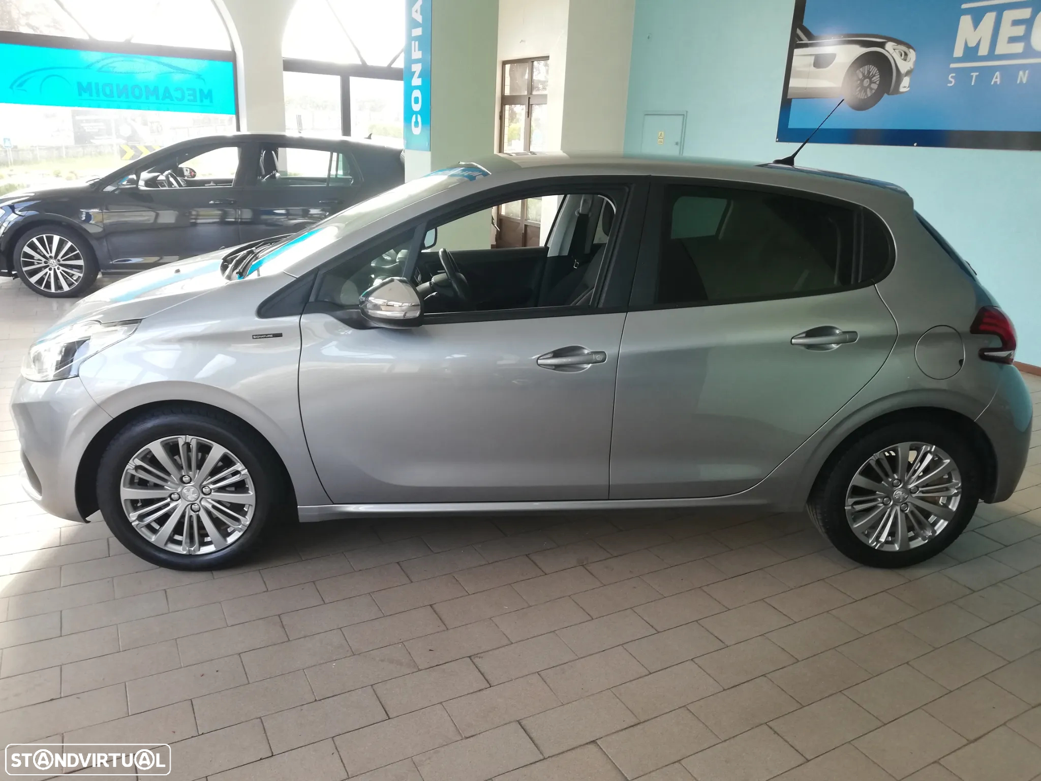 Peugeot 208 1.2 PureTech Signature - 3