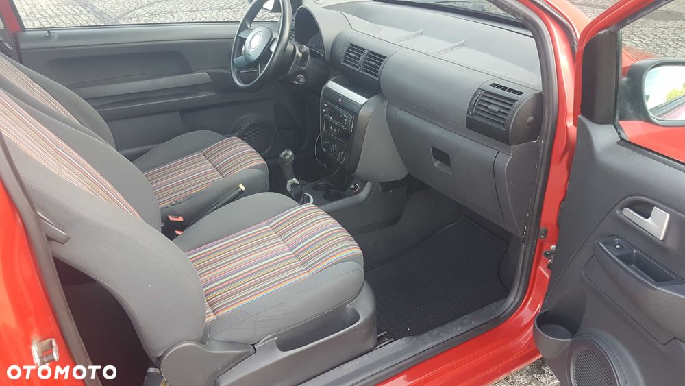 Volkswagen Fox - 4