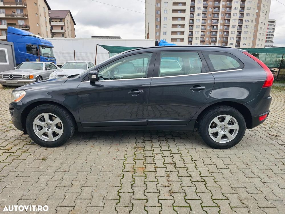 Volvo XC 60 D3 AWD Aut. Momentum - 24