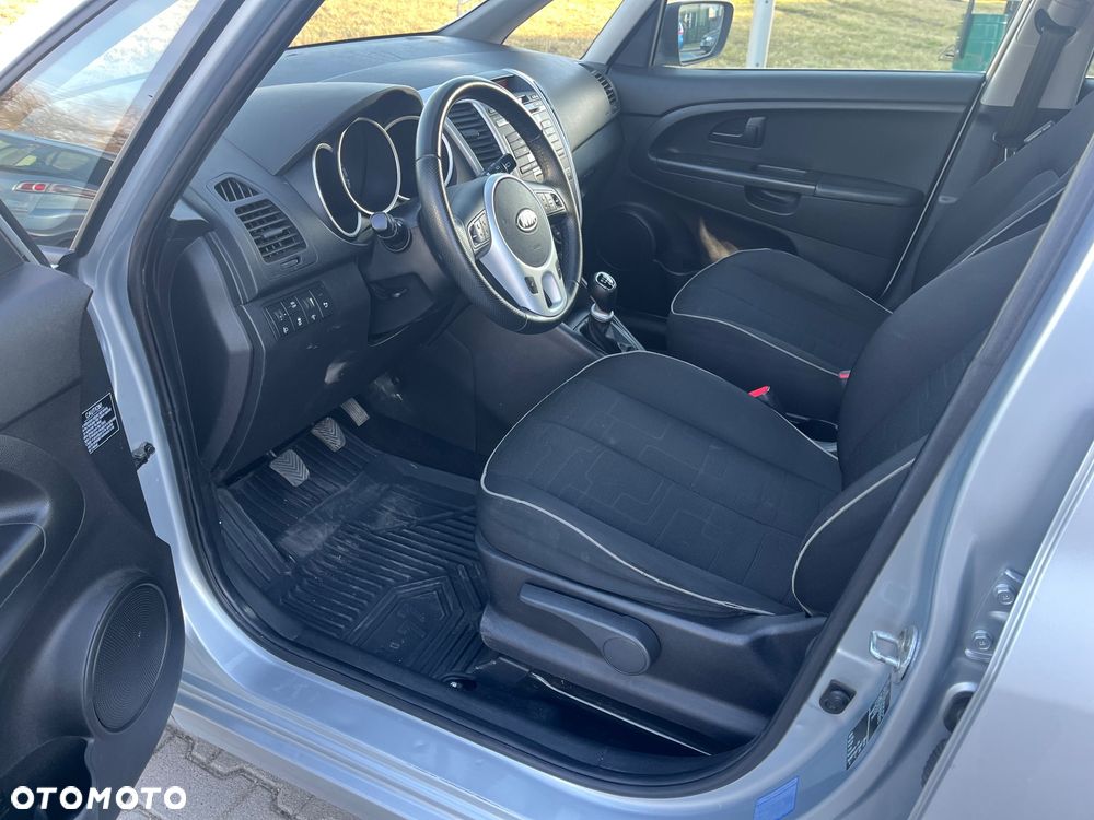 Kia Venga 1.4 CRDi 90 Attract - 9