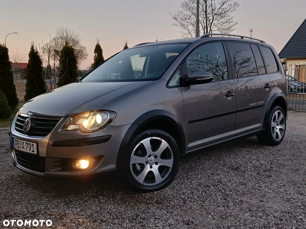Volkswagen Touran 1.4 TSI Cross - 3