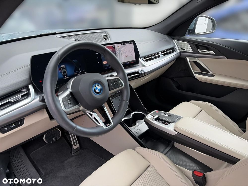 BMW iX2 - 5