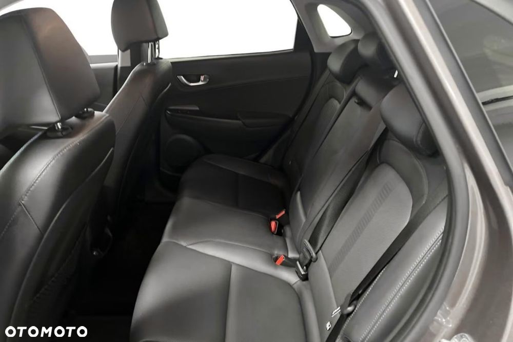Hyundai Kona Premium - 8