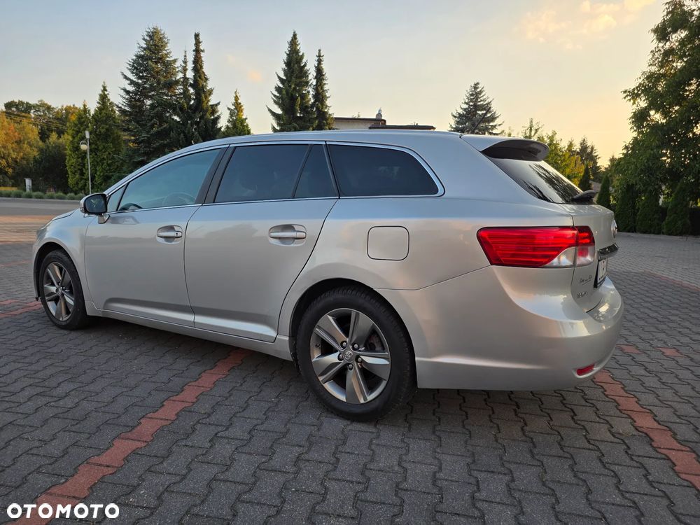 Toyota Avensis 2.0 D-4D Style - 18