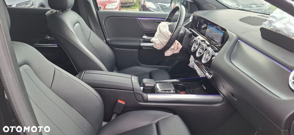 Mercedes-Benz GLA 200 d 4Matic 8G-DCT Style - 12