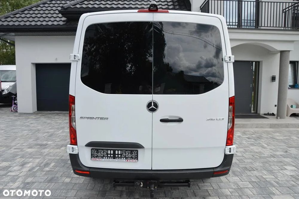 Mercedes-Benz Sprinter - 4