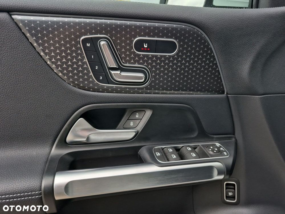 Mercedes-Benz EQB - 16