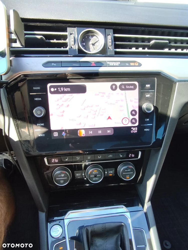 Volkswagen Passat - 11