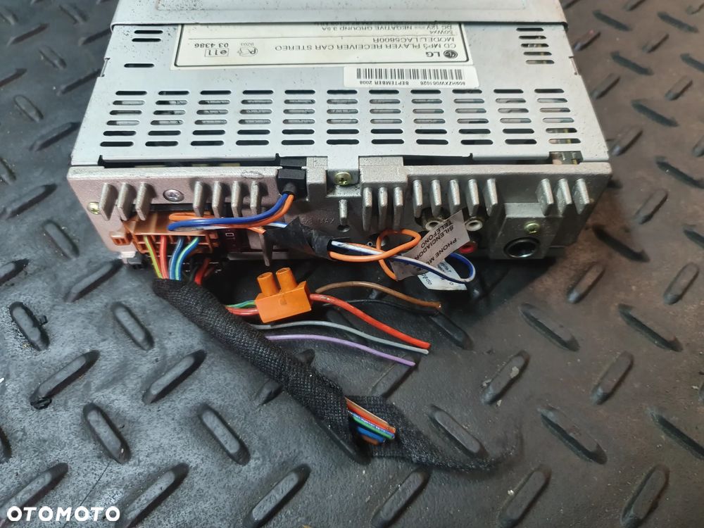 Radioodtwarzacz samochodowy LG o mocy wyjściowej 4 x 50 LG LAC5800R - 5