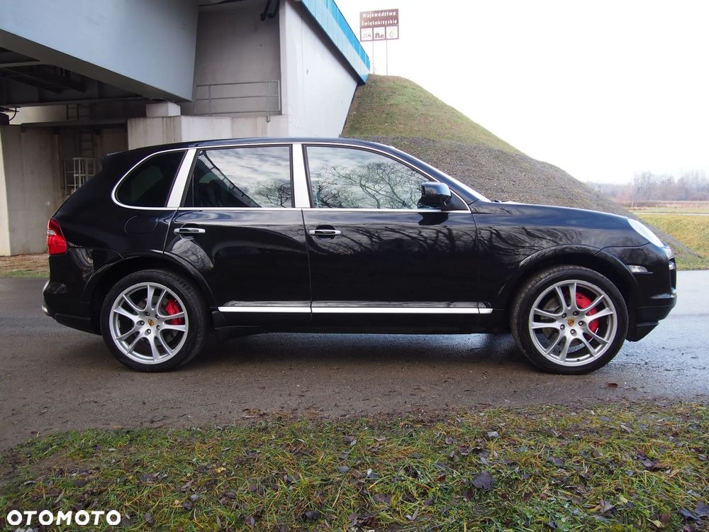 Porsche Cayenne Turbo - 6