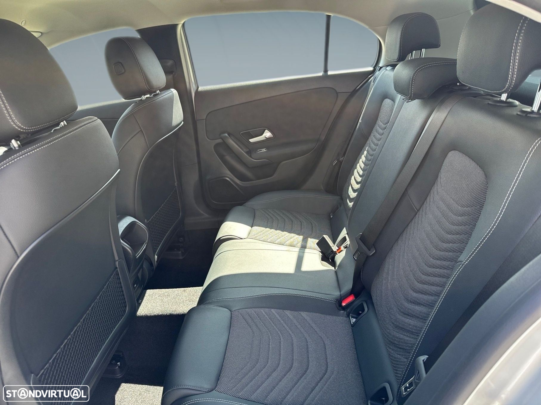 Mercedes-Benz A 250 e Style Plus - 13