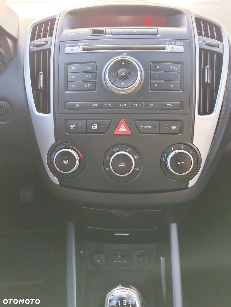 Kia Ceed 1.4 CVVT Attract - 9